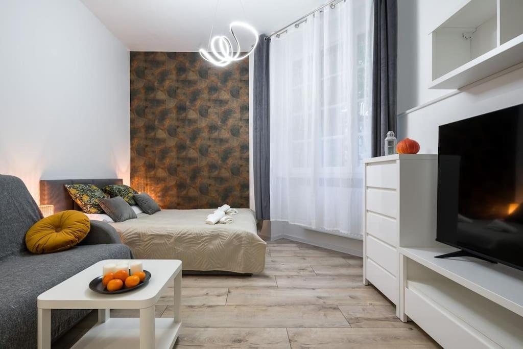 Charming Apartment In Calm And Central Area Krasków Exterior foto