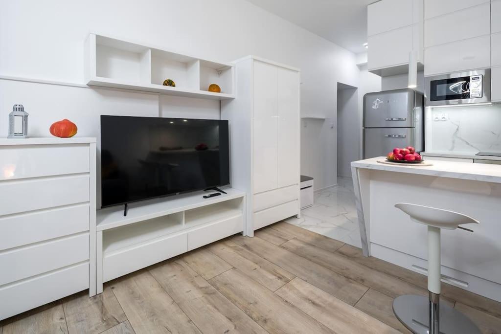 Charming Apartment In Calm And Central Area Krasków Exterior foto