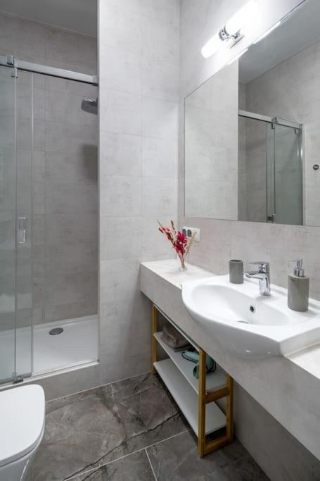 Charming Apartment In Calm And Central Area Krasków Exterior foto